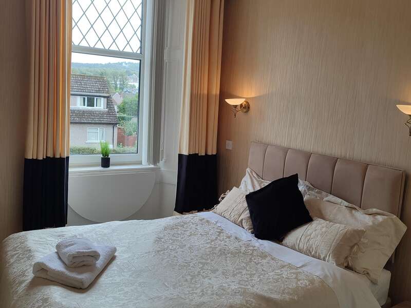 Small Double Room En-suite with shower (Room Only) - First Floor